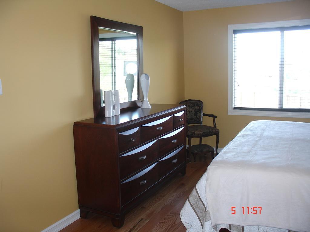Eileen'S Bed & Breakfast/Guest House Hay River Quarto foto