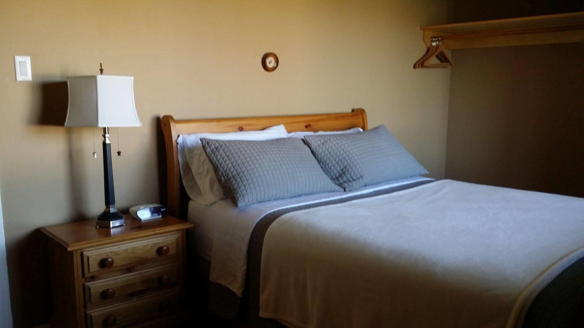 Eileen'S Bed & Breakfast/Guest House Hay River Exterior foto