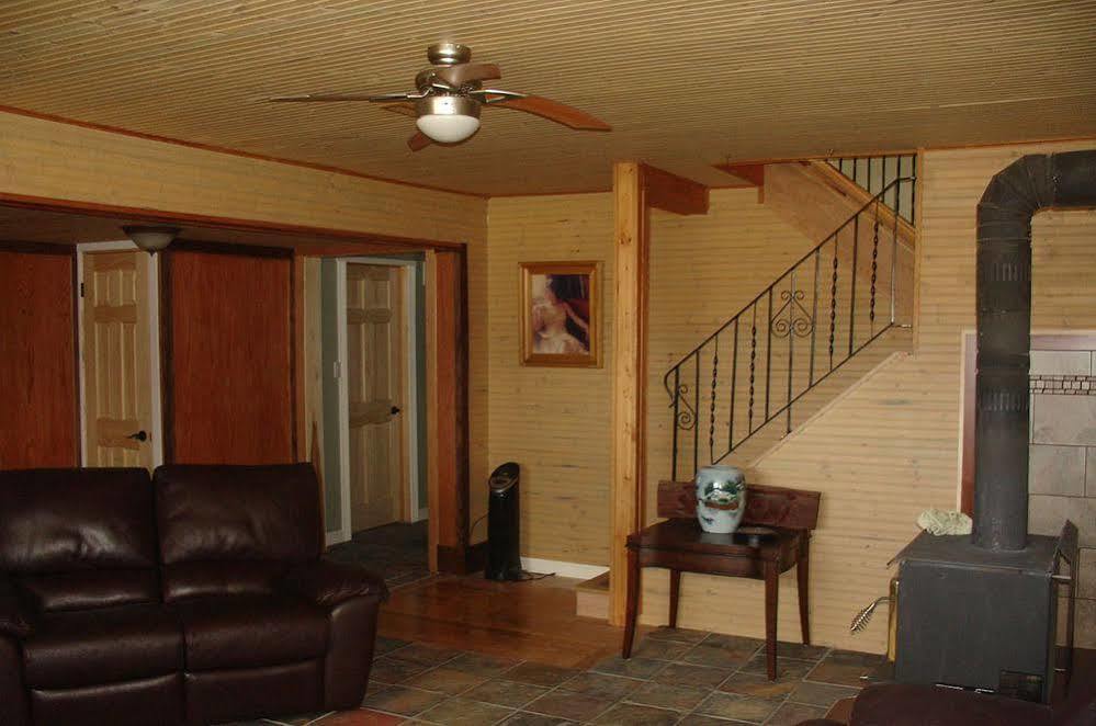 Eileen'S Bed & Breakfast/Guest House Hay River Exterior foto